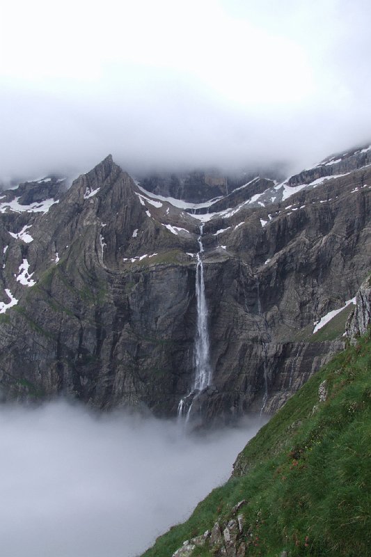 2008-07-12,10-22-50,la Grande Cascade du cirque de Gavarnie.jpg